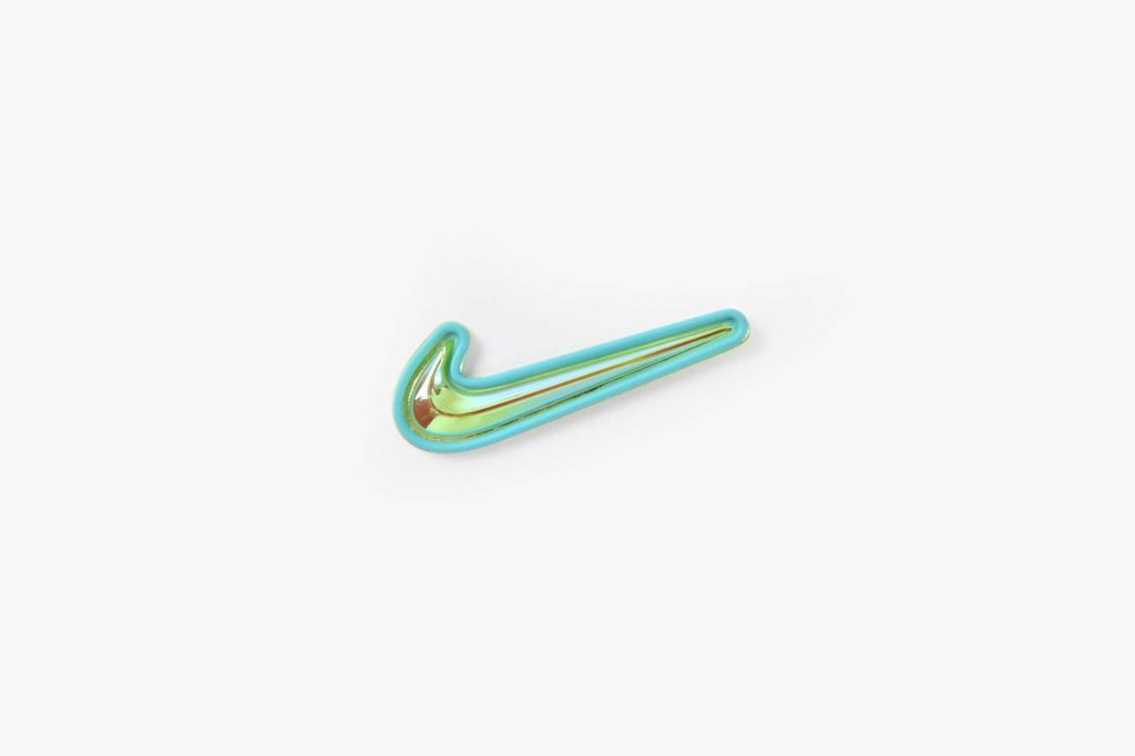橡胶LOGO射出标